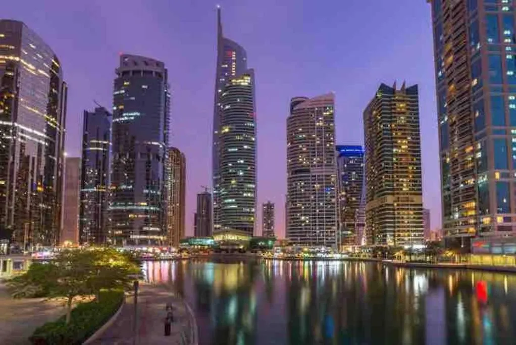 Spacious Luxury Condo With Astonishing Lake View! Dubai Apartment